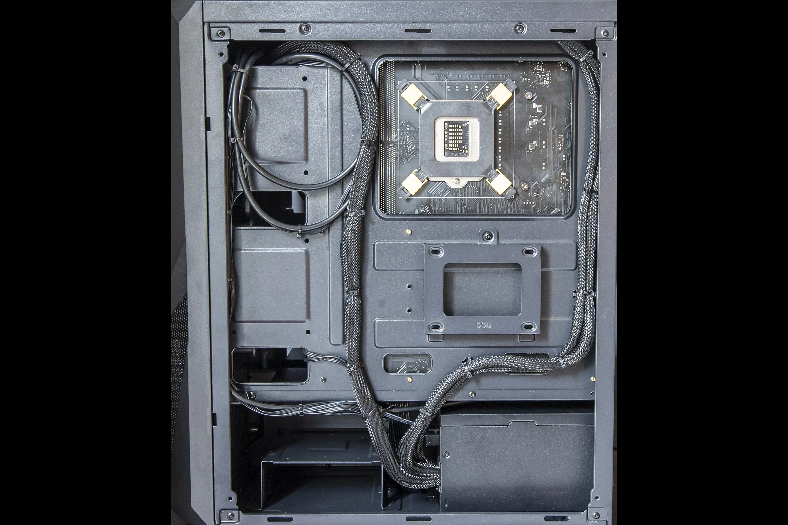 PC Gamer GTHINKS Lyon — I5 10400F | RTX 2070 8Go | 16Go DDR4 — photo 6