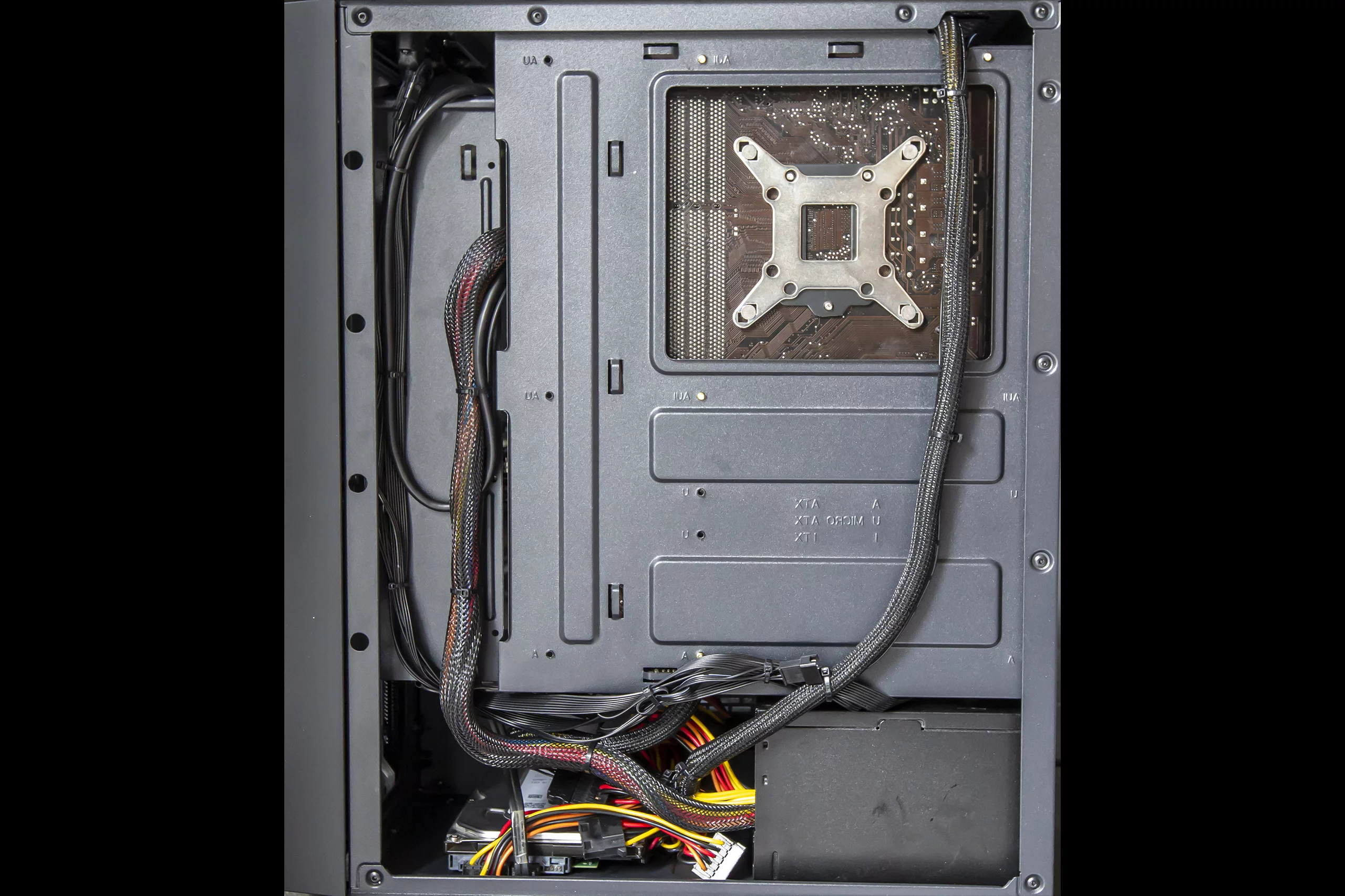 PC Gamer GTHINKS Lyon — I5 4690K | GTX 970 4Go | 16Go DDR4 — photo 5
