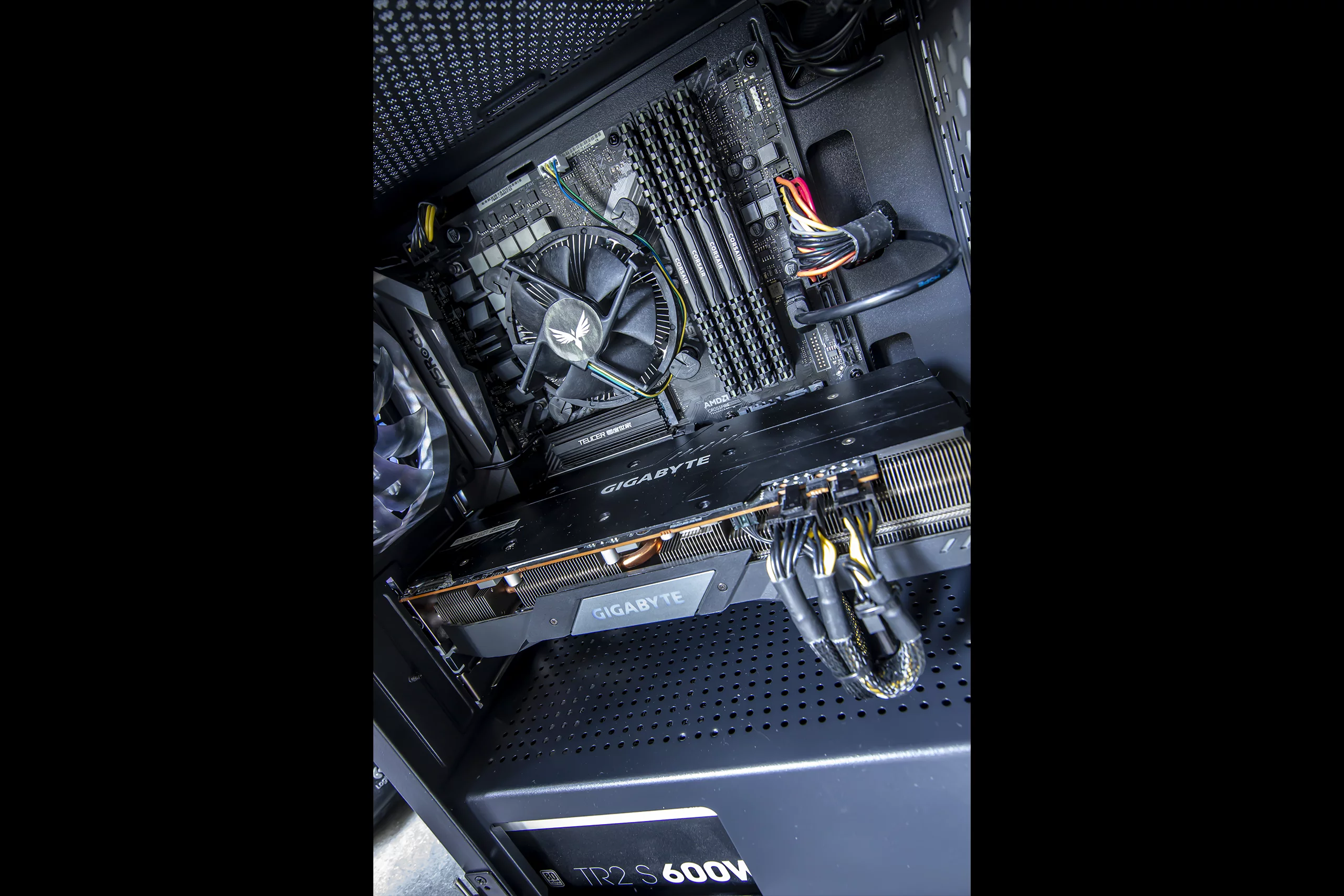 PC Gamer GTHINKS Lyon — I5 8500 | RX 5700 XT 8Go | 16Go DDR4 — photo 3