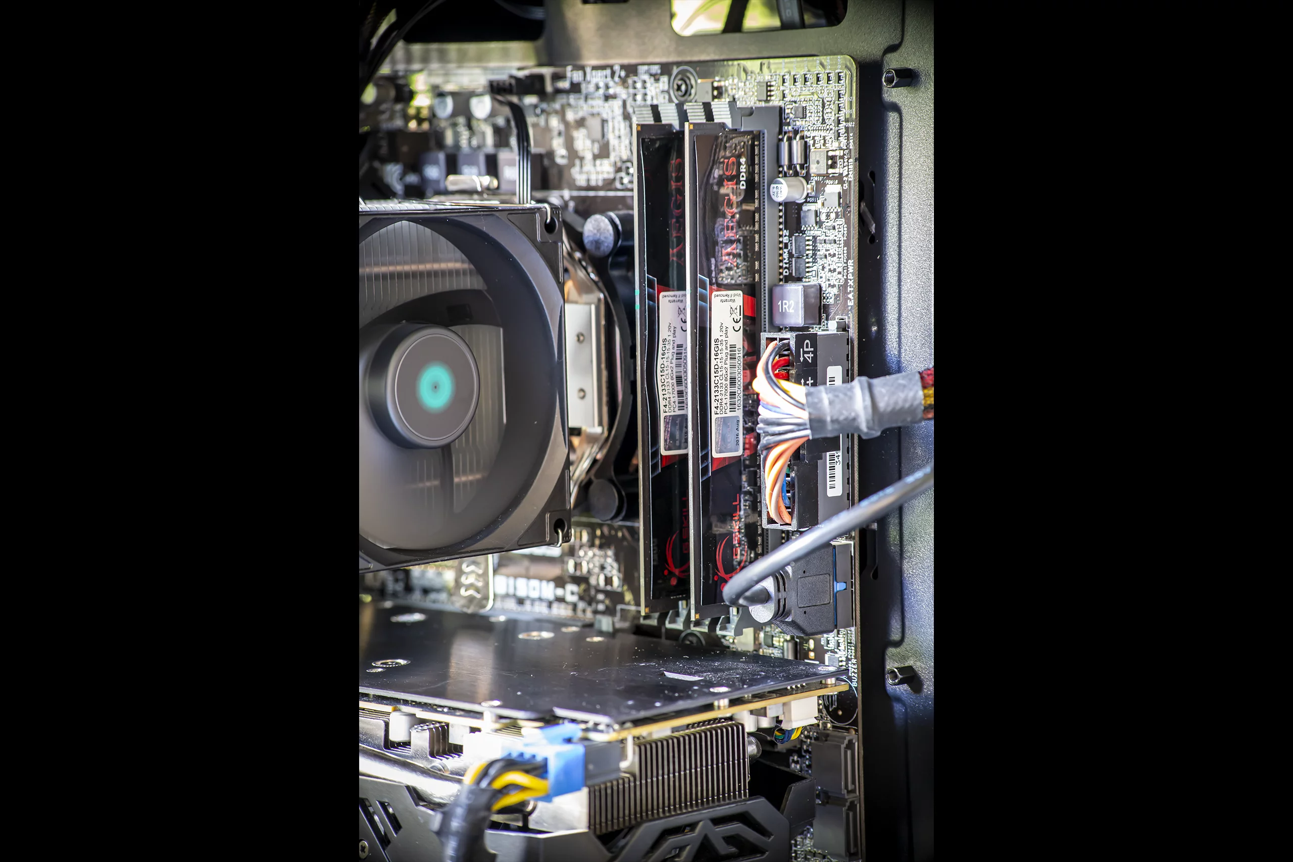 PC Gamer GTHINKS Lyon — I7 7700 | RX 580 8Go | 16Go DDR4 — photo 5