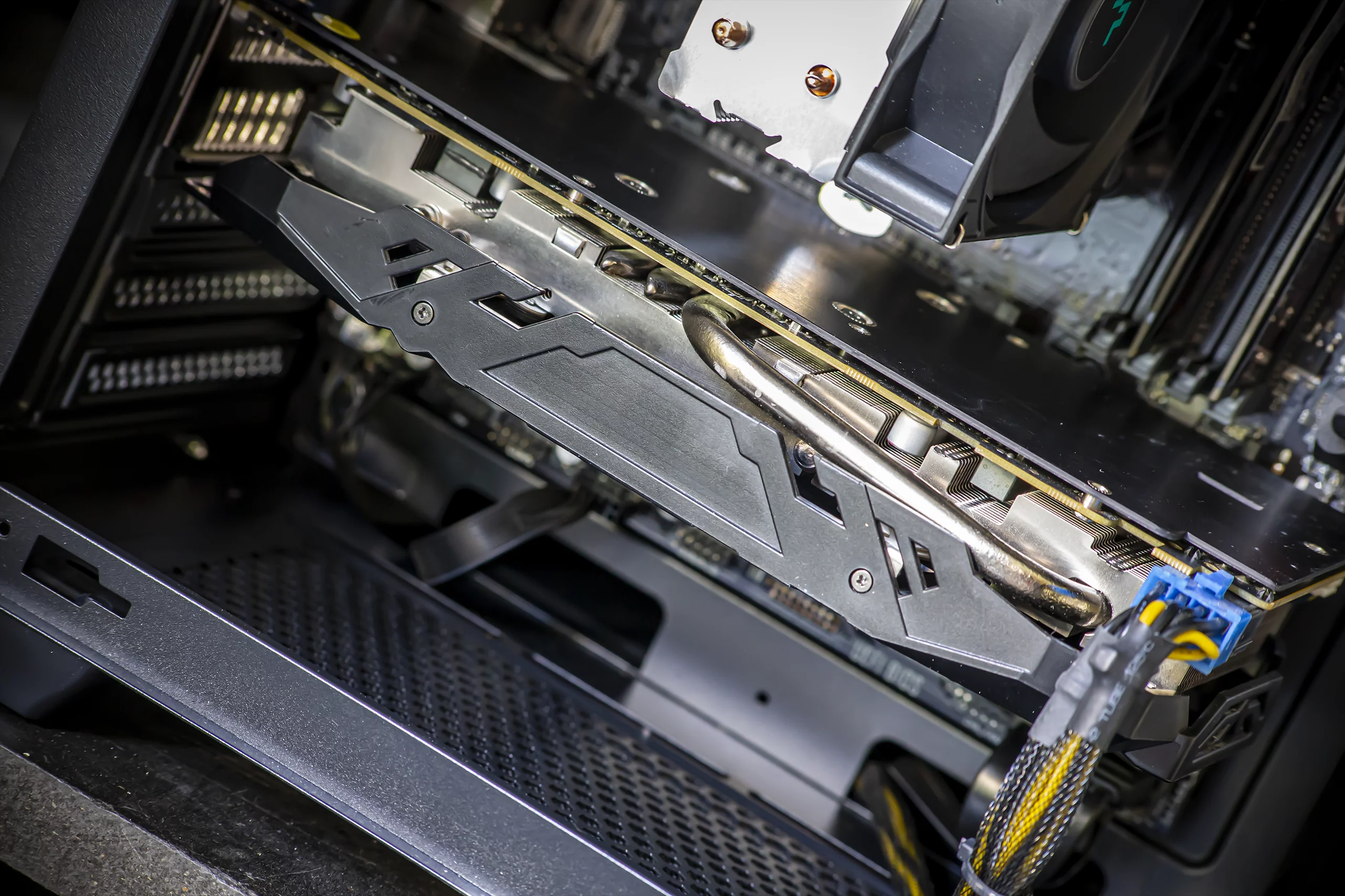 PC Gamer GTHINKS Lyon — I7 7700 | RX 580 8Go | 16Go DDR4 — photo 6