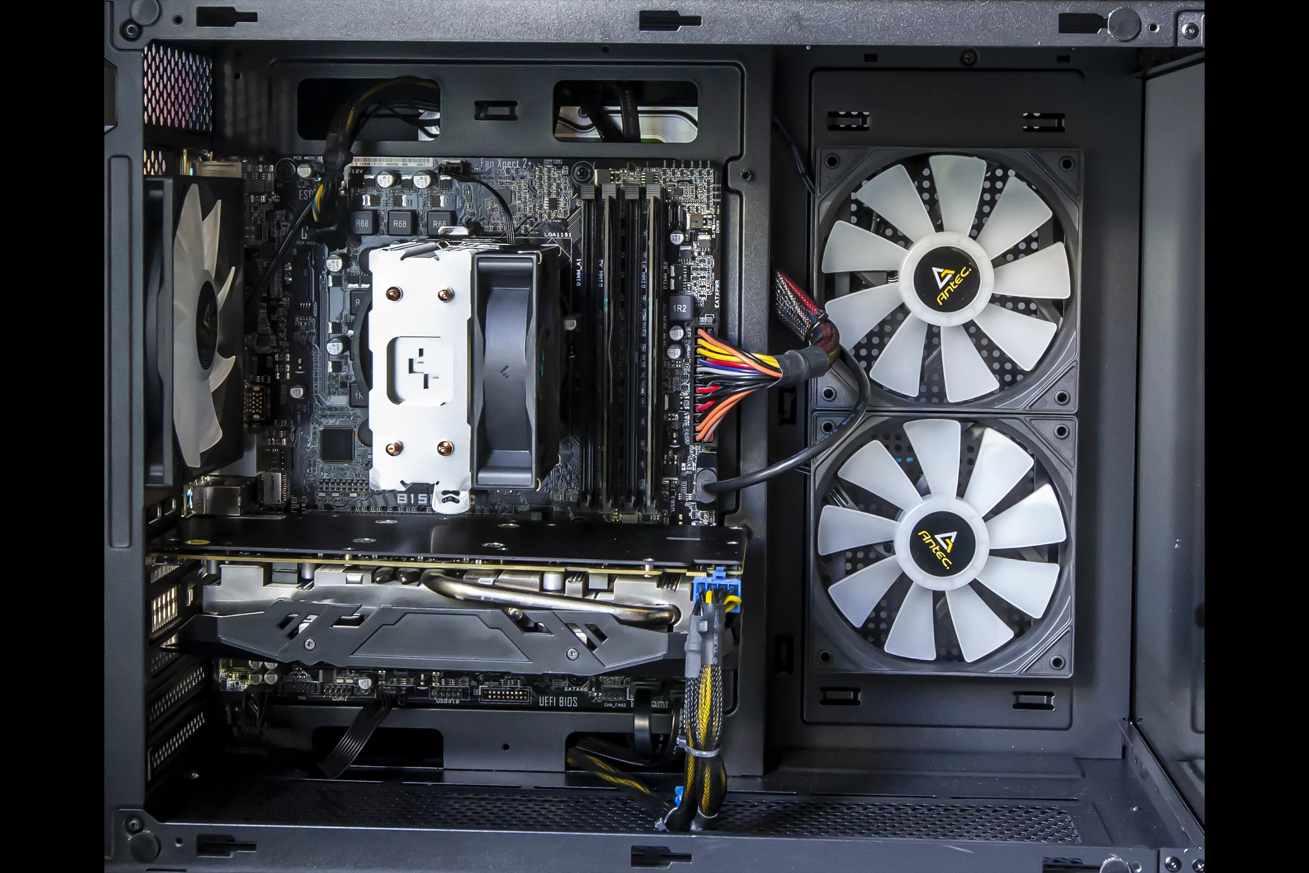 PC Gamer GTHINKS Lyon — I7 7700 | RX 580 8Go | 16Go DDR4 — photo 7