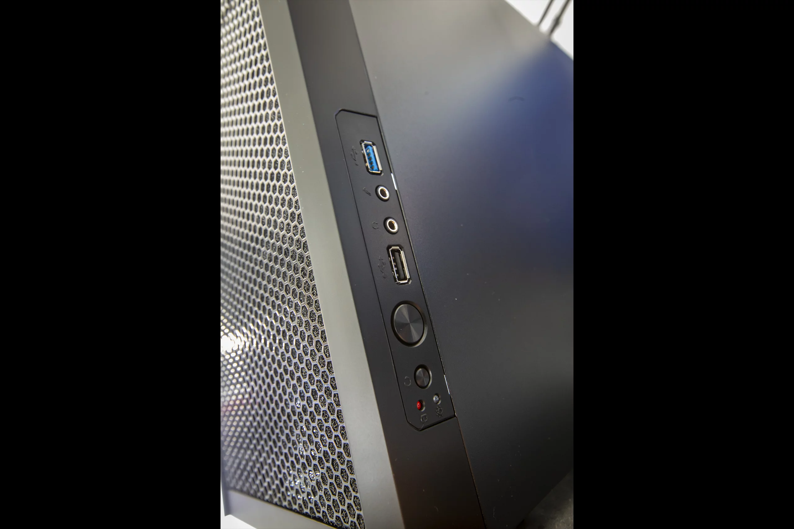 PC Gamer GTHINKS Lyon — I7 9700 | RTX 2070 Super 8Go | 32Go DDR4 — photo 4
