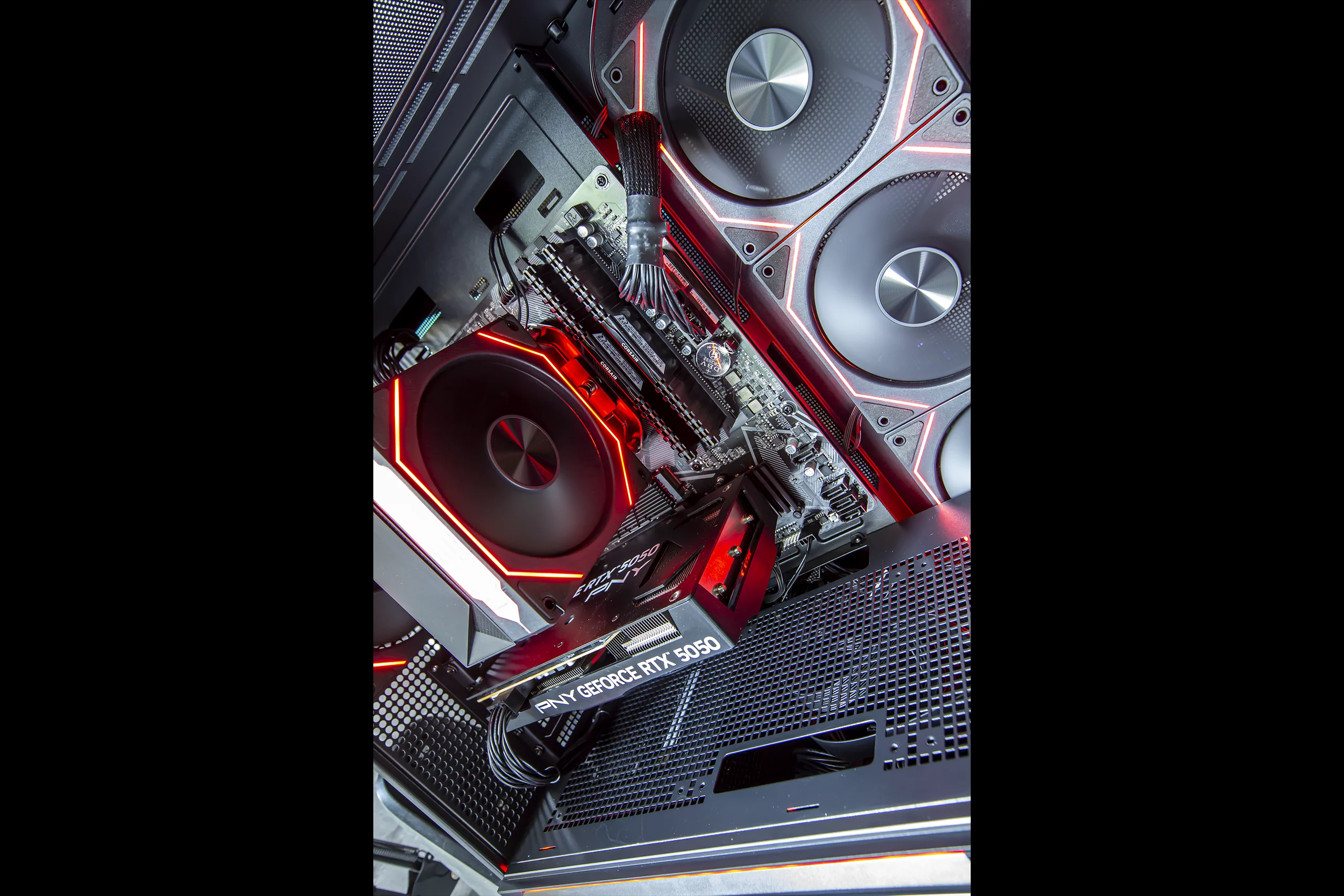 PC GAMER | R7 3700X | RTX 5050 8Go — photo 3