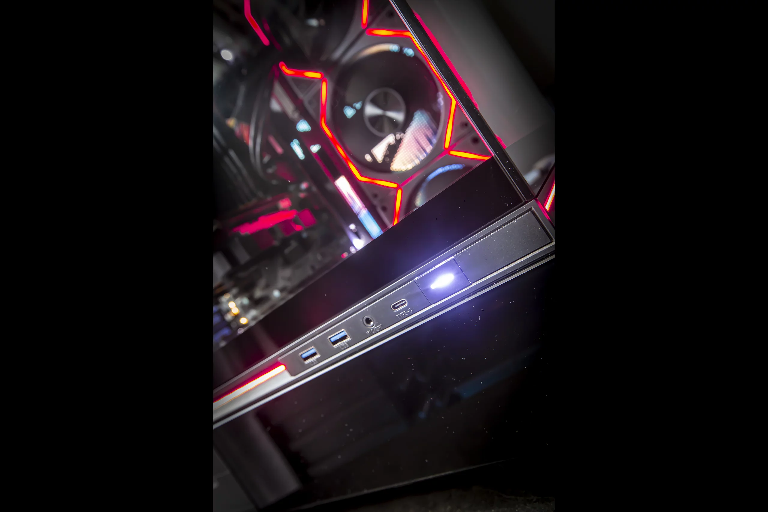 PC GAMER | R7 3700X | RTX 5050 8Go — photo 5